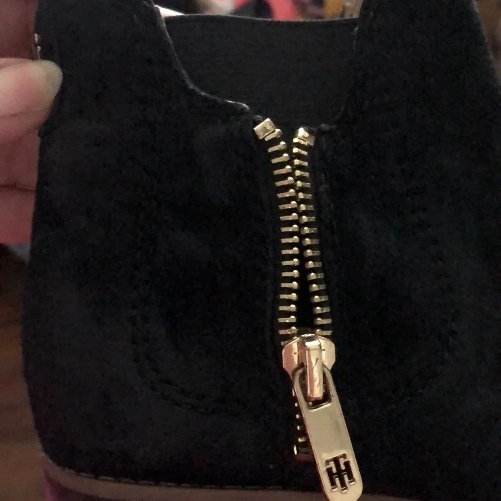 Tommy Hill figure suede shoe booties